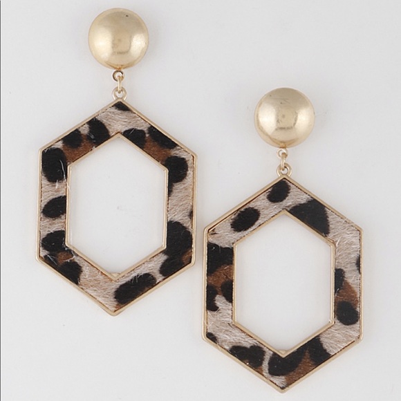 Armora’s | Ivory Cheetah Print Earrings - Picture 2 of 3